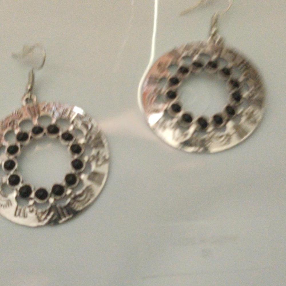 Woman's drop earrings